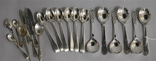 A small quantity of small silver flatware including two sets of six spoons, 9.5 oz.